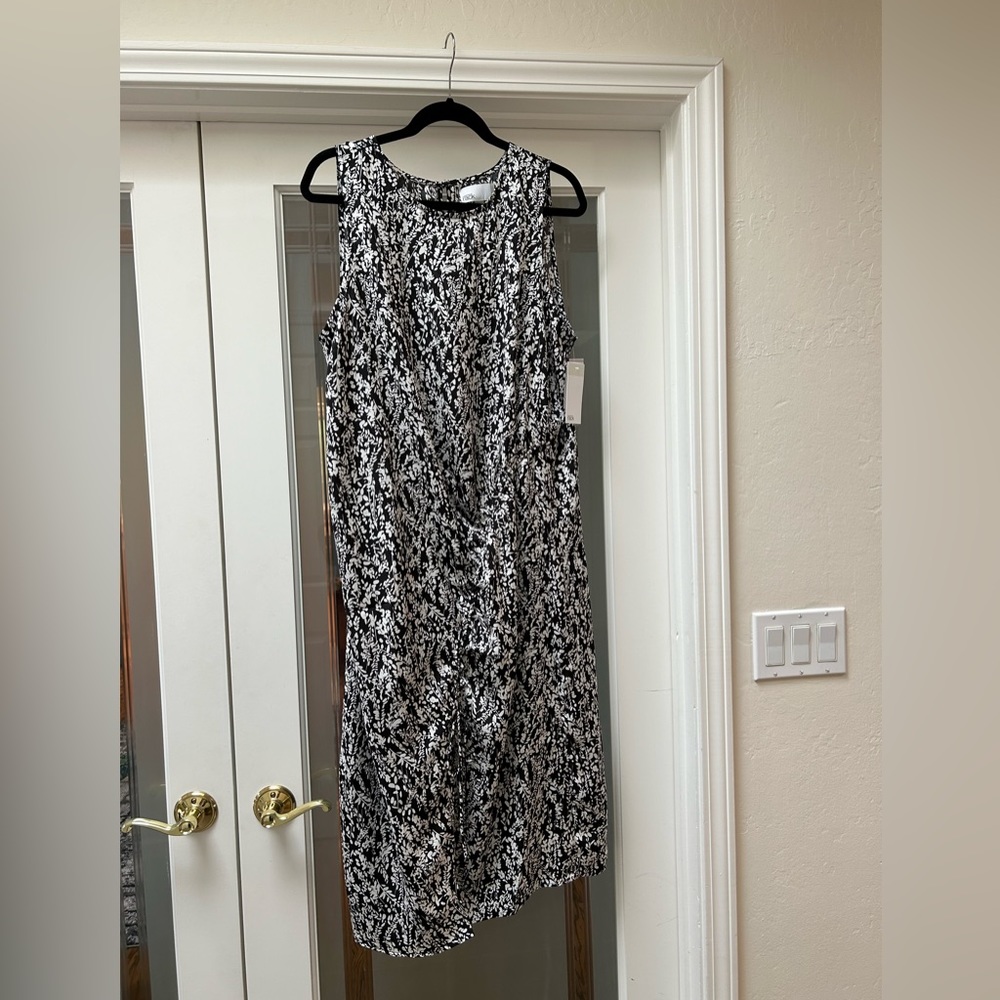 NWT Nordstrom Rack b/w patterned midi dress
